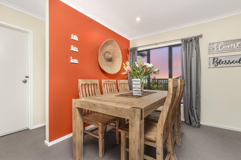 Photo of property in 21 Whitbourne Heights, Manurewa, Auckland, 2105