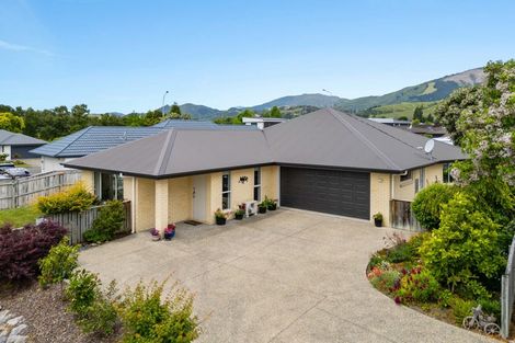 Photo of property in 33 Hammill Grove, Stoke, Nelson, 7011