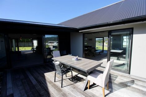 Photo of property in 70 Leeward Drive, Whitianga, 3510