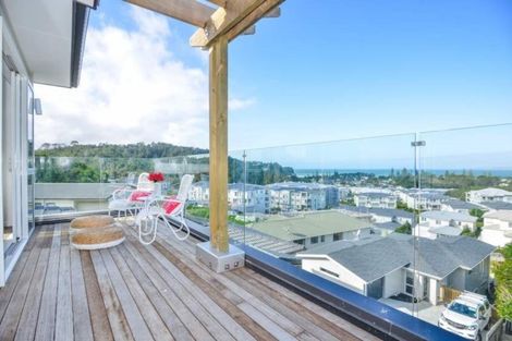 Photo of property in 32 Ngahere Views, Orewa, 0931