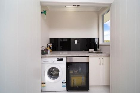 Photo of property in 33 Kamahi Avenue, Hawera, 4610