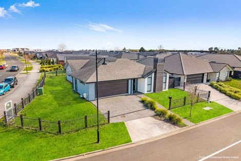 Photo of property in 1 Kaaka Street, Cambridge, 3434