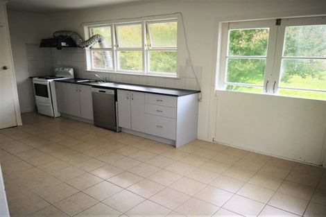 Photo of property in 31 Kingdale Road, Henderson, Auckland, 0610