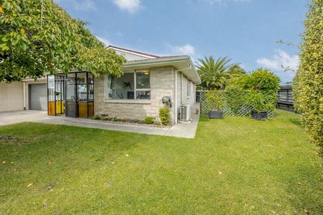Photo of property in 2/306 Southland Road, Hastings, 4122