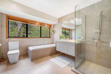 Photo of property in 238 Point View Drive, East Tamaki Heights, Auckland, 2016