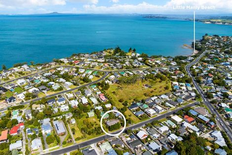 Photo of property in 17 Brandon Road, Manly, Whangaparaoa, 0930