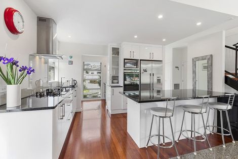 Photo of property in 4 Shoal Place, Whitby, Porirua, 5024