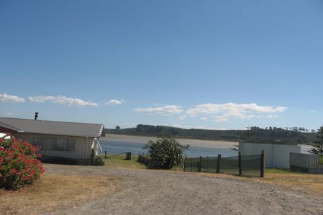 Photo of property in 704 Pukehina Parade, Pukehina, Te Puke, 3189