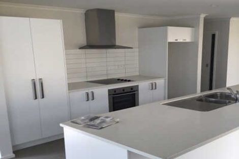 Photo of property in 13 Parton Road, Pukekohe, 2120