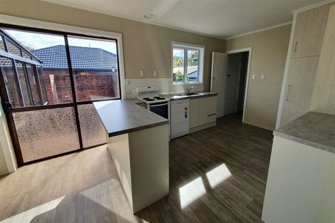 Photo of property in 44 Pinehurst Crescent, Russley, Christchurch, 8042