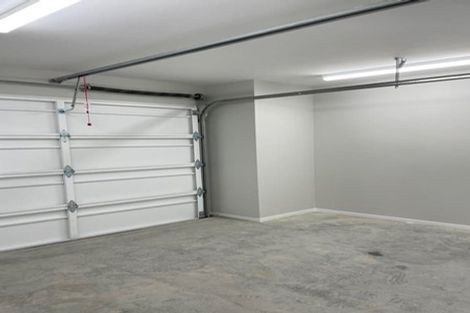 Photo of property in 3 Kopua Place, Whitby, Porirua, 5024