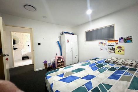 Photo of property in 17 Semillon Avenue, Henderson, Auckland, 0612
