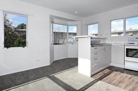 Photo of property in 18 Roberts Road, Te Atatu South, Auckland, 0610