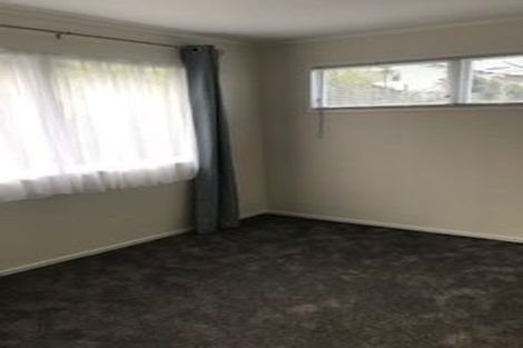 Photo of property in 33 Helleur Road, Massey, Auckland, 0614