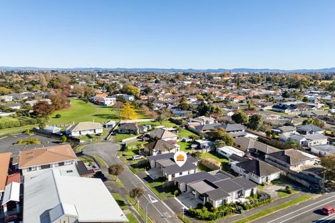 Photo of property in 1/4 Searancke Place, Fairfield, Hamilton, 3214