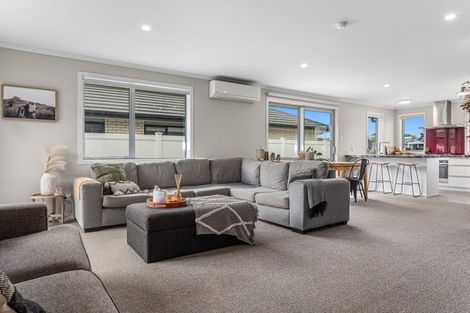 Photo of property in 15 Kakariki Drive, Coastlands, Whakatane, 3120