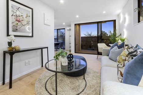 Photo of property in 70a Bond Crescent, Forrest Hill, Auckland, 0620