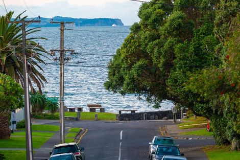 Photo of property in 6 Tiri Road, Milford, Auckland, 0620