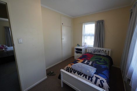 Photo of property in 3 Seddon Street, Takaro, Palmerston North, 4412
