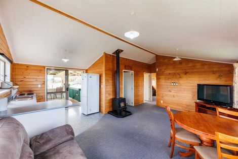 Photo of property in Build Inn, 1942 Parewanui Road, Parewanui, Bulls, 4894