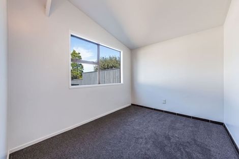 Photo of property in 27 Staverton Crescent, Mangere, Auckland, 2022