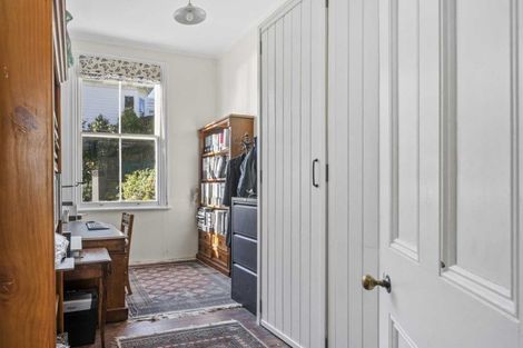 Photo of property in 55 Fairview Crescent, Kelburn, Wellington, 6012