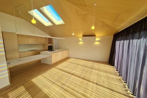 Photo of property in 39 Derwent Street, Island Bay, Wellington, 6023
