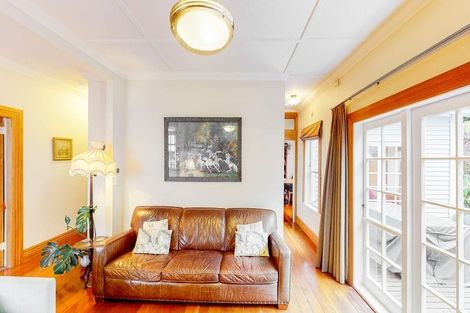 Photo of property in 74 Glenmore Street, Northland, Wellington, 6012