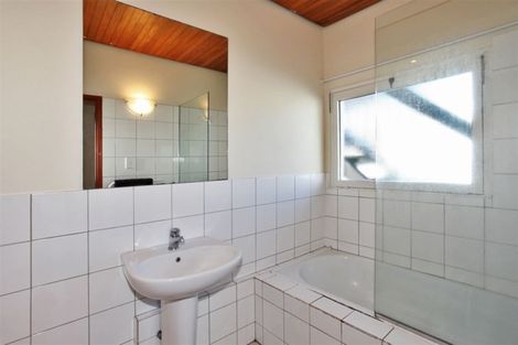 Photo of property in 5/136 Holly Road, St Albans, Christchurch, 8014