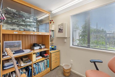 Photo of property in 2 Amokura Street, Waikanae, 5036