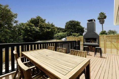 Photo of property in 16 Malyon Street, Te Puke, 3119