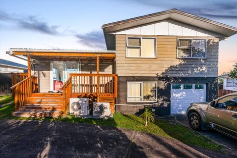 Photo of property in 28 Vina Place, Massey, Auckland, 0614