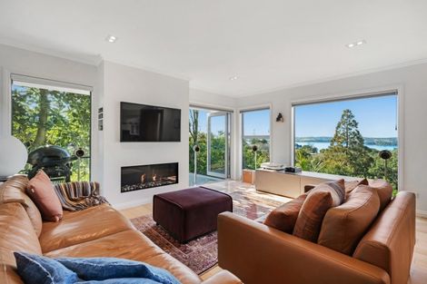 Photo of property in 7 Fenton Terrace, Cockle Bay, Auckland, 2014