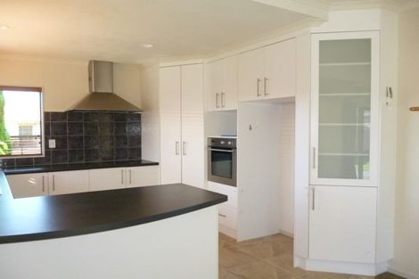 Photo of property in 2 Caulfield Place, Taradale, Napier, 4112