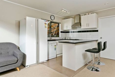 Photo of property in 3/6 Helena Street, Massey, Auckland, 0614