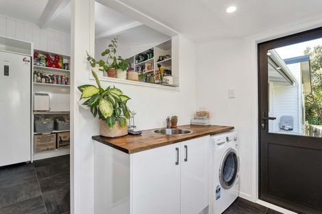 Photo of property in 62d Poplar Grove, Whalers Gate, New Plymouth, 4310