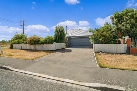 Photo of property in 1 Oakden Drive, Darfield, 7510