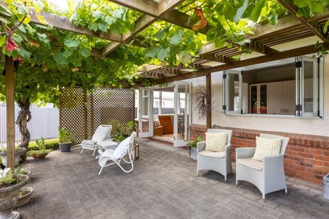 Photo of property in 153 Gloucester Street, Taradale, Napier, 4112