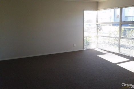 Photo of property in 5 Lorenzo Way, Flat Bush, Auckland, 2016