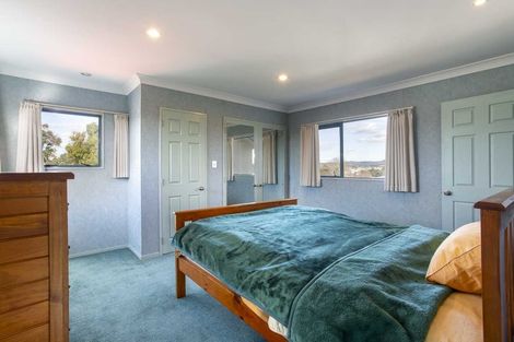 Photo of property in 35c Edmonton Road, Henderson, Auckland, 0612