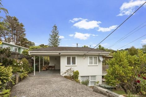 Photo of property in 12 Highland Avenue, Titirangi, Auckland, 0604