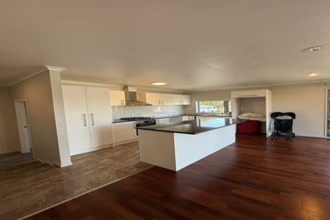 Photo of property in 115 Riverhead Road, Kumeu, 0892
