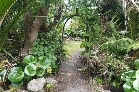 Photo of property in 15 Puriri Place, Tuateawa, Coromandel, 3583