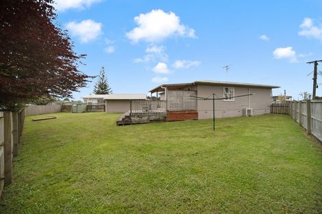 Photo of property in 19 Clendon Place, Manurewa, Auckland, 2102