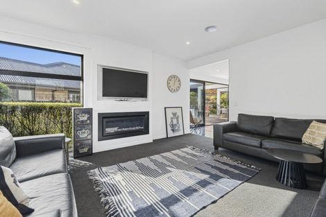 Photo of property in 13 Fernbrook Drive, Hurworth, New Plymouth, 4310