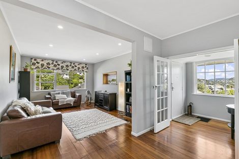 Photo of property in 15 Omar Street, Khandallah, Wellington, 6035