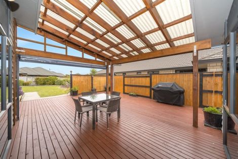 Photo of property in 32 Tennyson Avenue, Kelvin Grove, Palmerston North, 4414