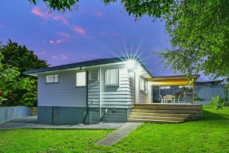 Photo of property in 2/21 Komako Place, Papatoetoe, Auckland, 2025