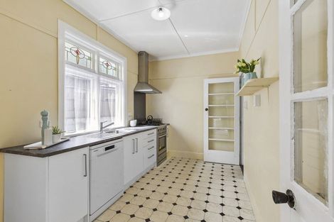 Photo of property in 22 Reef Street, Island Bay, Wellington, 6023