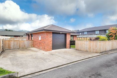 Photo of property in 52 Sunstone Crescent, Brown Owl, Upper Hutt, 5018